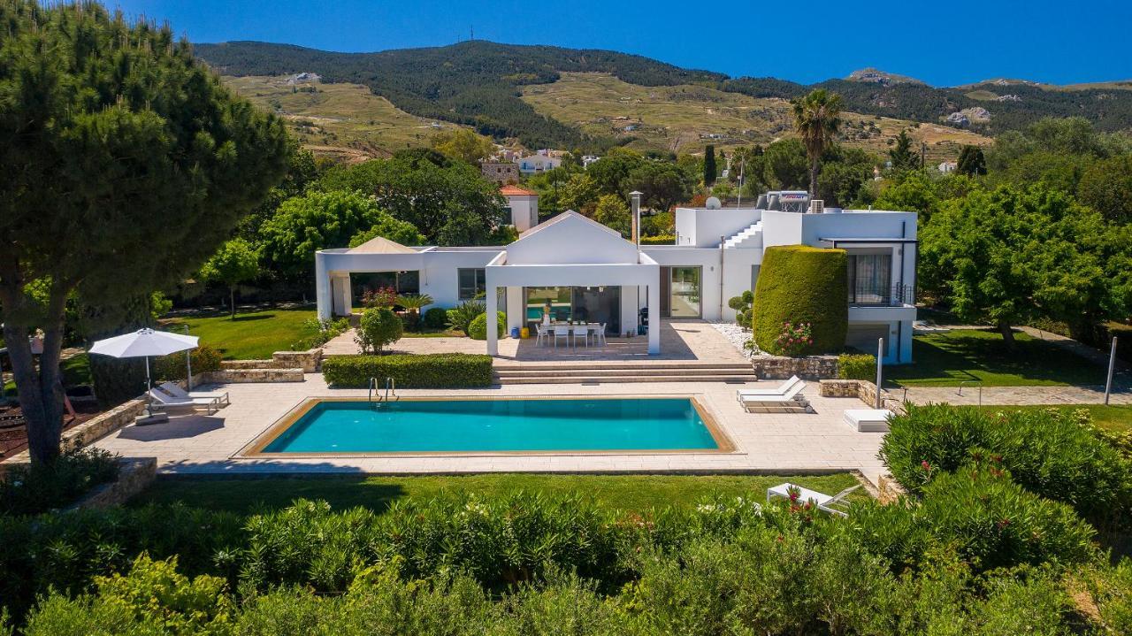 Vila Syndriani *